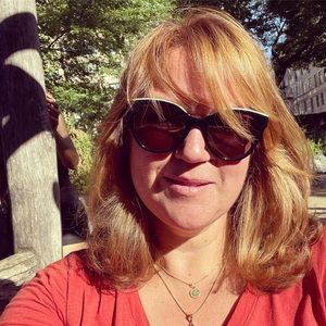 Meet your Posher, Elizabeth